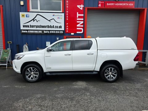 Toyota HILUX Invincible 4Wd D-4d YG20VBP White #5