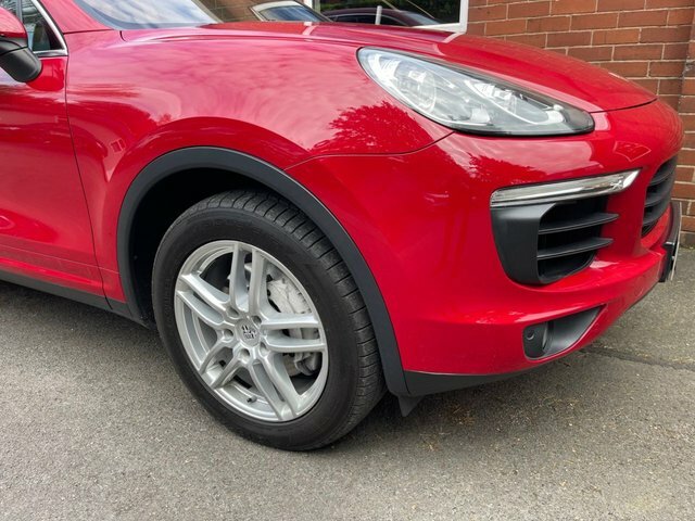 Porsche Cayenne Td V6 Suv NJ65UYY Red #4