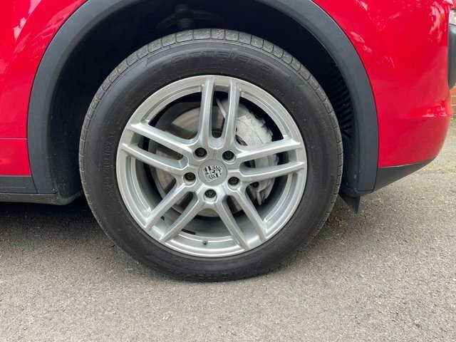Porsche Cayenne Td V6 Suv NJ65UYY Red #5