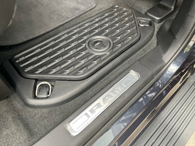 Dodge RAM Limited 5.7 V8 Hemi Black #29