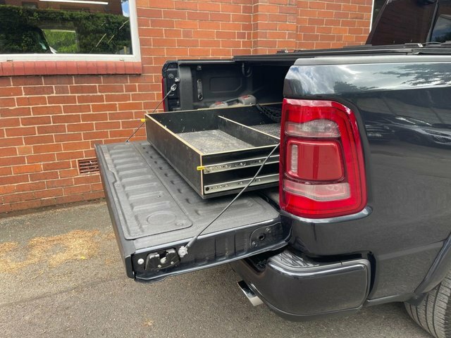 Dodge RAM Limited 5.7 V8 Hemi Black #25