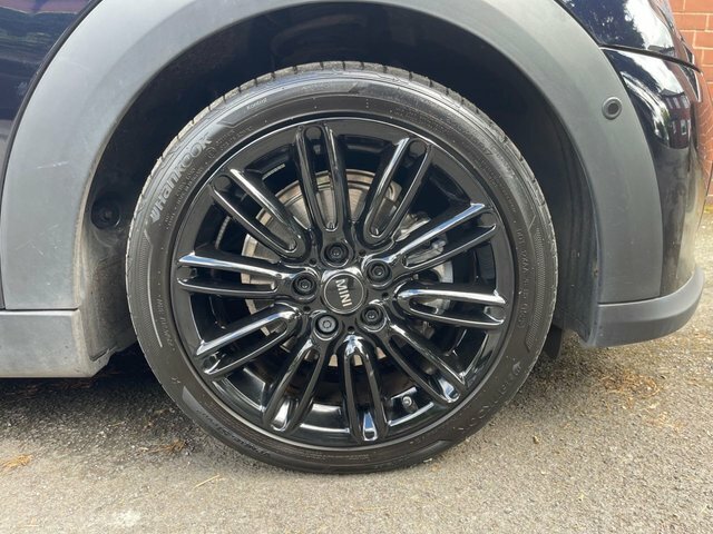 Mini Hatch Cooper Exclusive Hatchback VE22EKZ Black #4