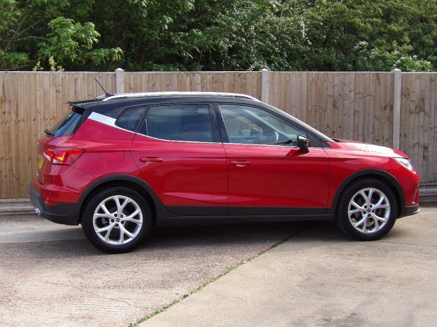 Seat Arona 1.0 Tsi Fr GX22XLP Red #4