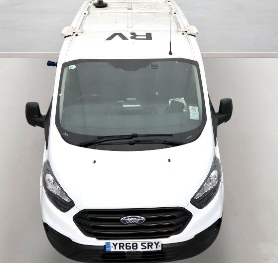 Ford Transit Custom Combi Van Combi Crew 2.0 320 Ecoblue 201818 YR68SRY #4