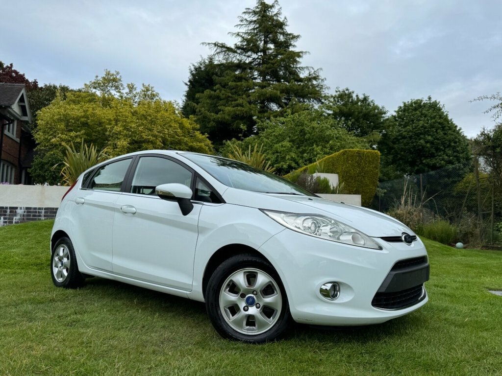 Ford Fiesta 1L Zetec White