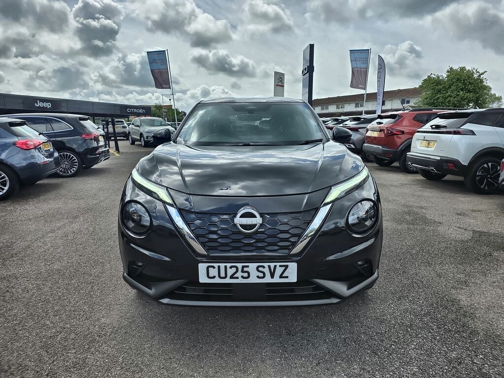Nissan Juke Tekna Black #2