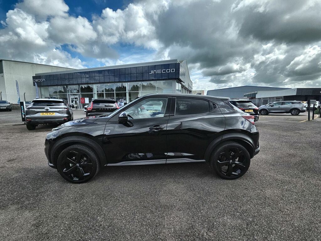 Nissan Juke Tekna Black #5