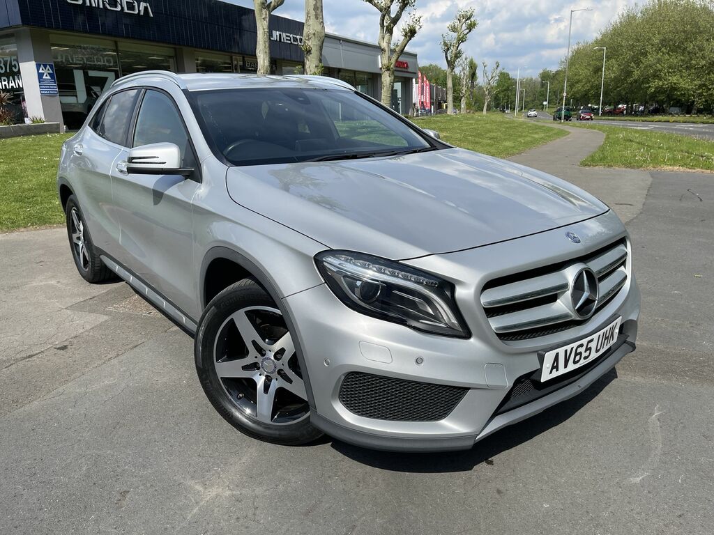 Mercedes-Benz GLA Class Gla 200 D 4Matic Amg Line Premium Silver