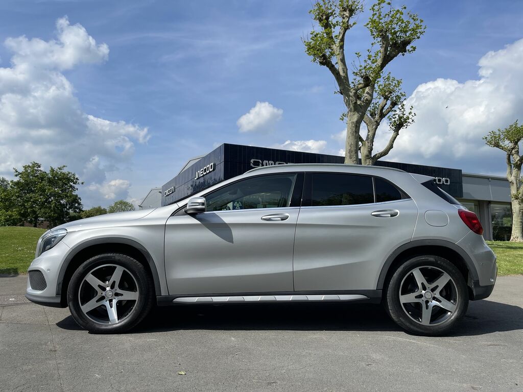 Mercedes-Benz GLA Class Gla 200 D 4Matic Amg Line Premium Silver #5