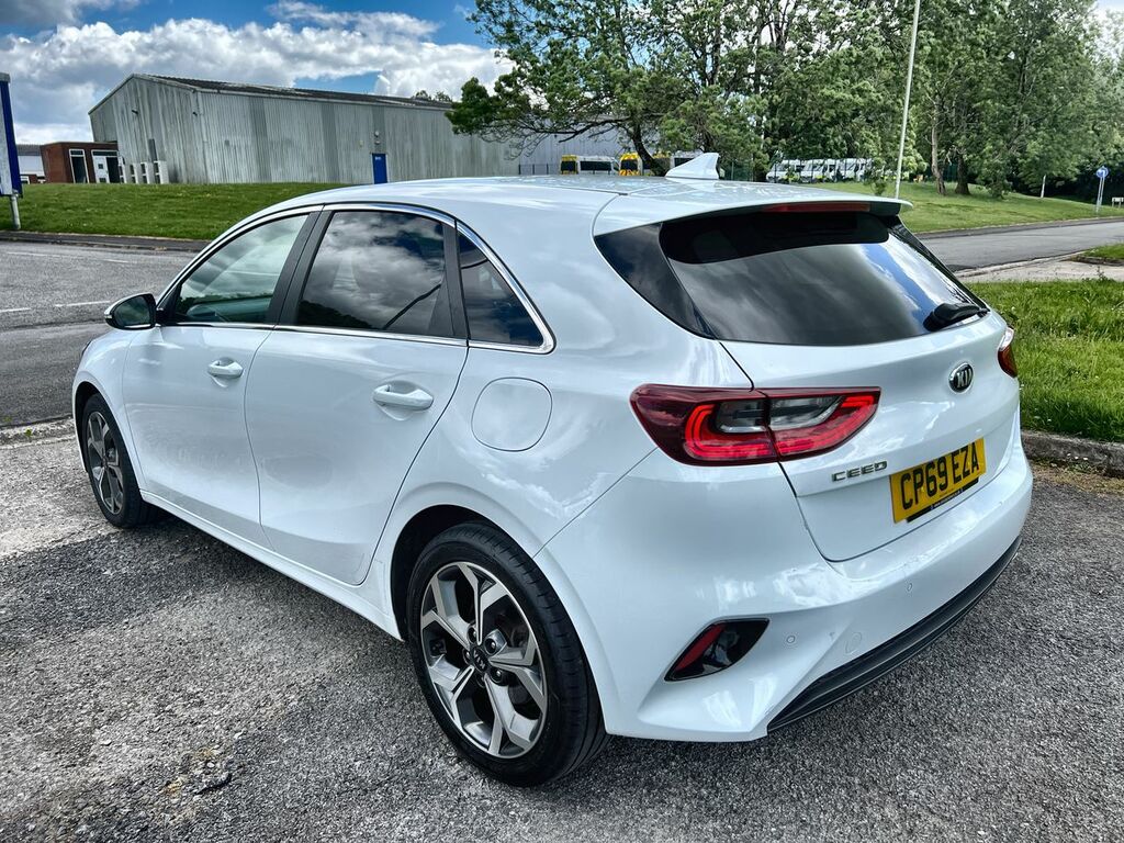 Kia Ceed Crdi 3 Isg White #5