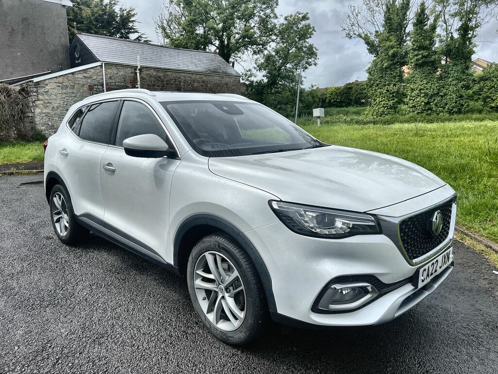 MG HS Exclusive White