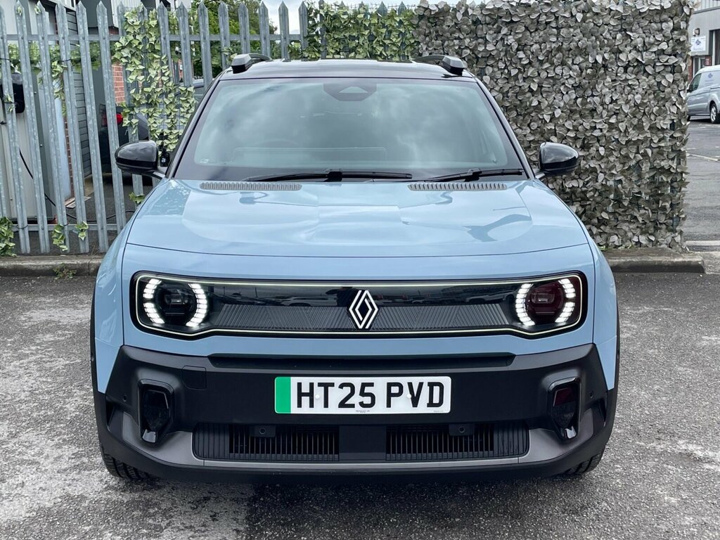 Renault 4 E-Tech Comfort Range 52Kwh Techno HT25PVD Blue #2