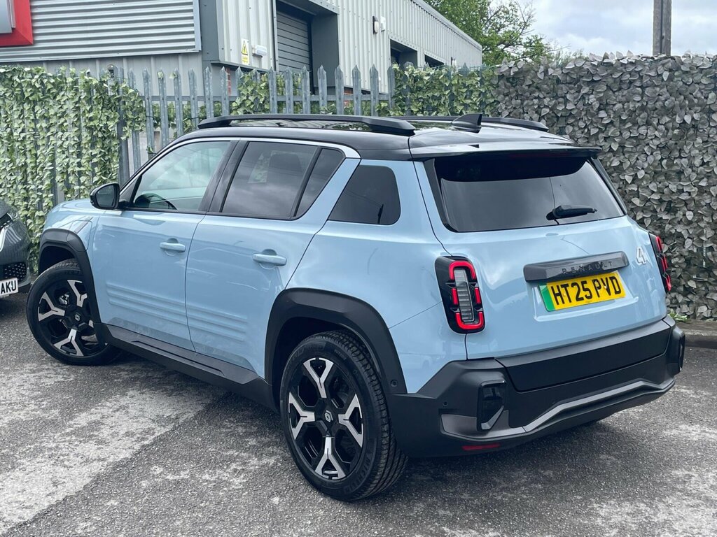 Renault 4 E-Tech Comfort Range 52Kwh Techno HT25PVD Blue #3