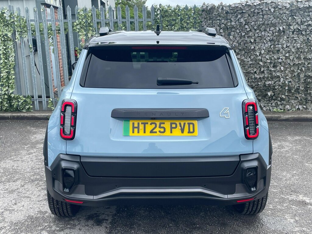 Renault 4 E-Tech Comfort Range 52Kwh Techno HT25PVD Blue #4