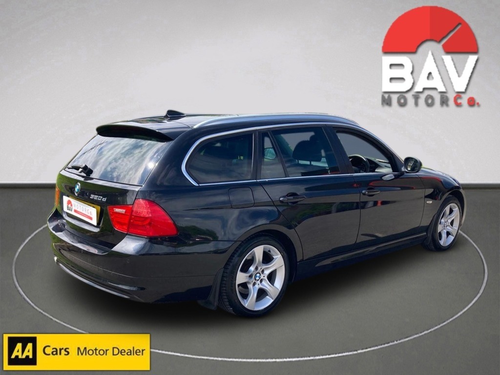 BMW 3 Series 320D Exclusive Edition VE12ZZO Blue #3