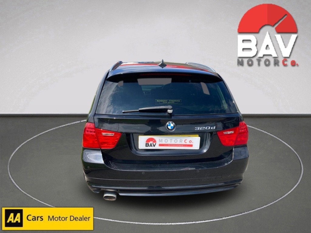 BMW 3 Series 320D Exclusive Edition VE12ZZO Blue #4