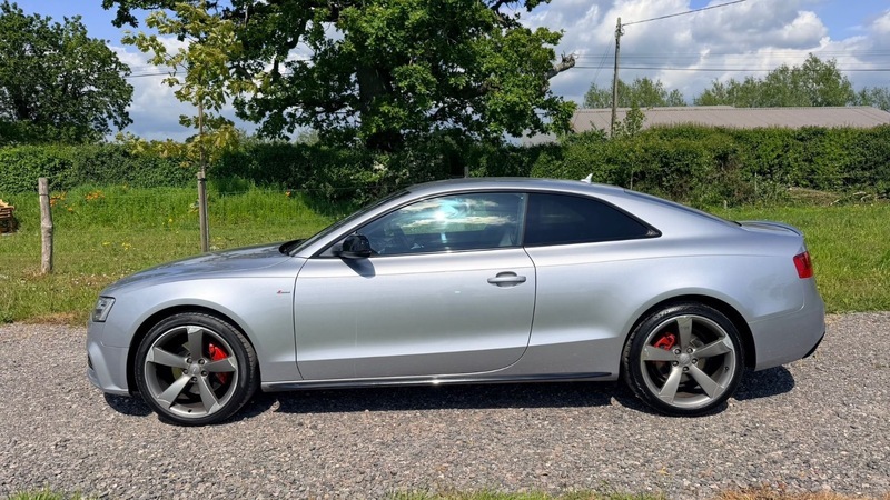 Audi A5 3.0 Tdi V6 Black Silver #4