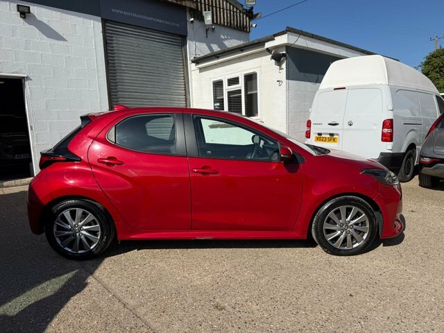 Toyota Yaris Vvt-h Icon Hybrid SXZ3624 Red #2
