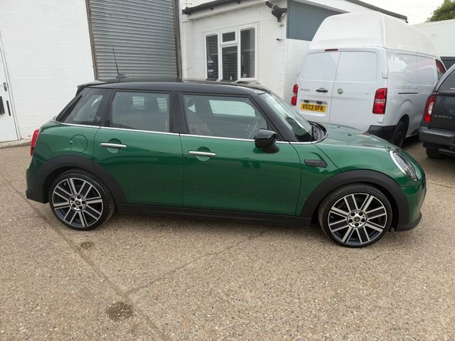 Mini Hatch Cooper Exclusive Steptronic BP71VLE Green #5