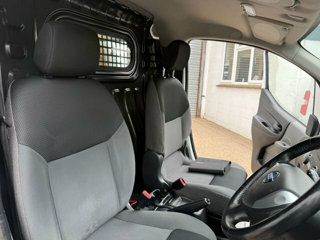 Nissan e-NV200 Panel Van White #3