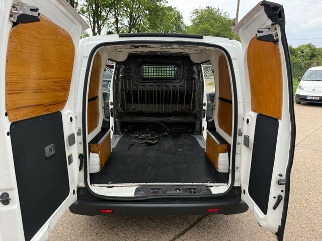 Nissan e-NV200 Panel Van White #4