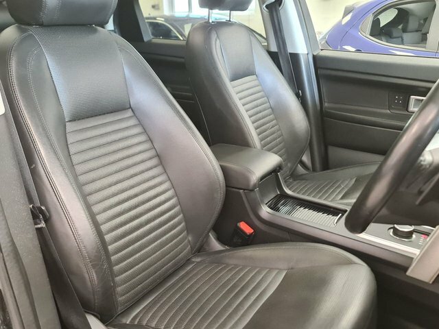 Land Rover Discovery Sport Td4 Hse Luxury KO67SKV Black #3