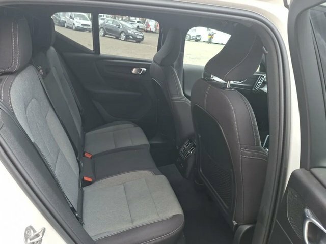 Volvo XC40 T4 Recharge 10.7Kwh Plus KN73NYA White #4