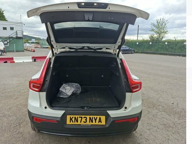Volvo XC40 T4 Recharge 10.7Kwh Plus KN73NYA White #5