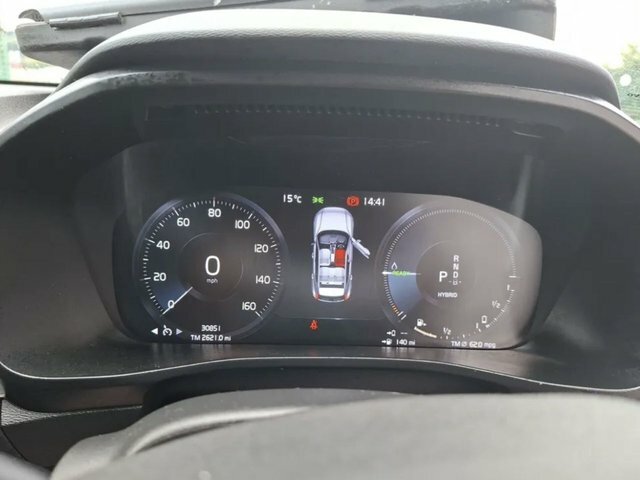 Volvo XC40 T4 Recharge 10.7Kwh Plus KN73NYA White #6