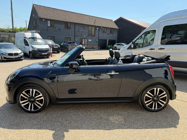 Mini Convertible Cooper Exclusive Convertible WF71YMX Black #2