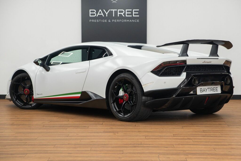 Lamborghini Huracan Automatic White #2
