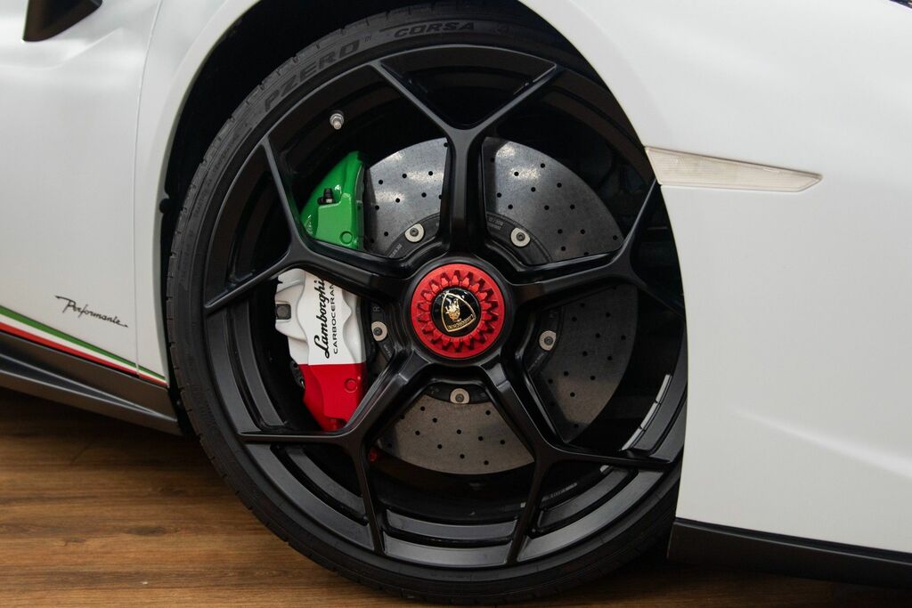 Lamborghini Huracan Automatic White #5
