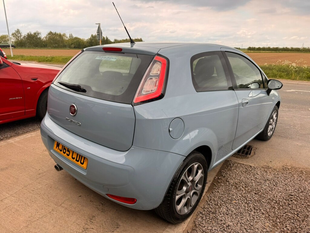 Fiat Punto Hatchback 1.2 Punto 3-Door 1.2 8V 69Hp Easy 2015 Blue #3