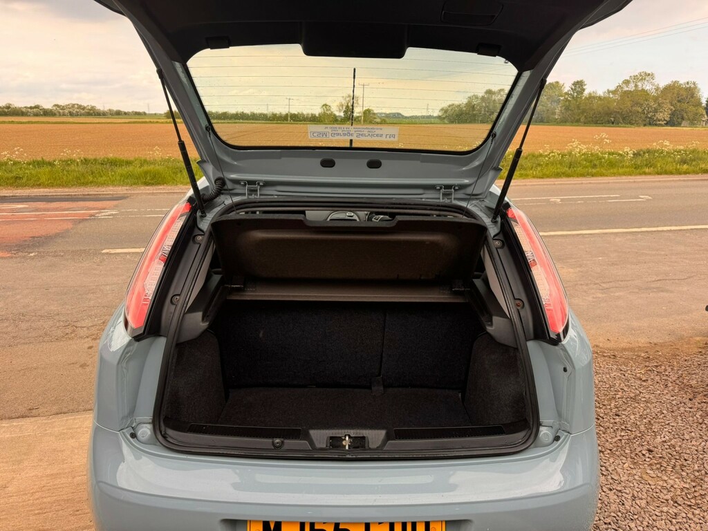 Fiat Punto Hatchback 1.2 Punto 3-Door 1.2 8V 69Hp Easy 2015 Blue #4