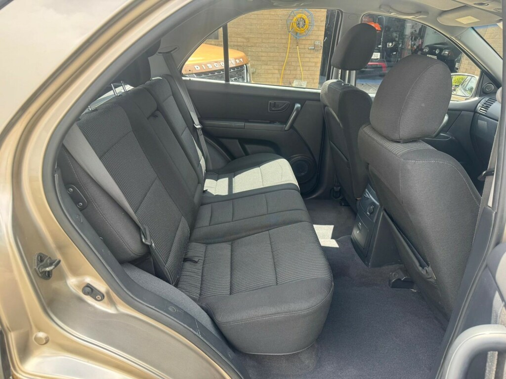 Kia Sorento 2.5 Crdi Xe Black #12