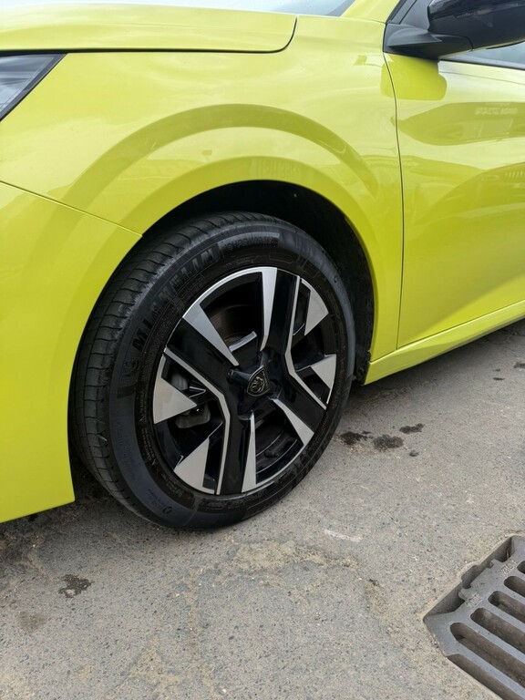 Peugeot 208 Hatchback 1.2 New 208 Allure 1.2L Puretech 100 Ss BD25NHH Yellow #6