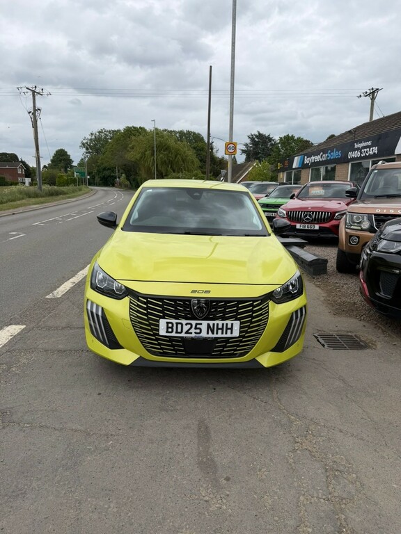 Peugeot 208 Hatchback 1.2 New 208 Allure 1.2L Puretech 100 Ss Yellow