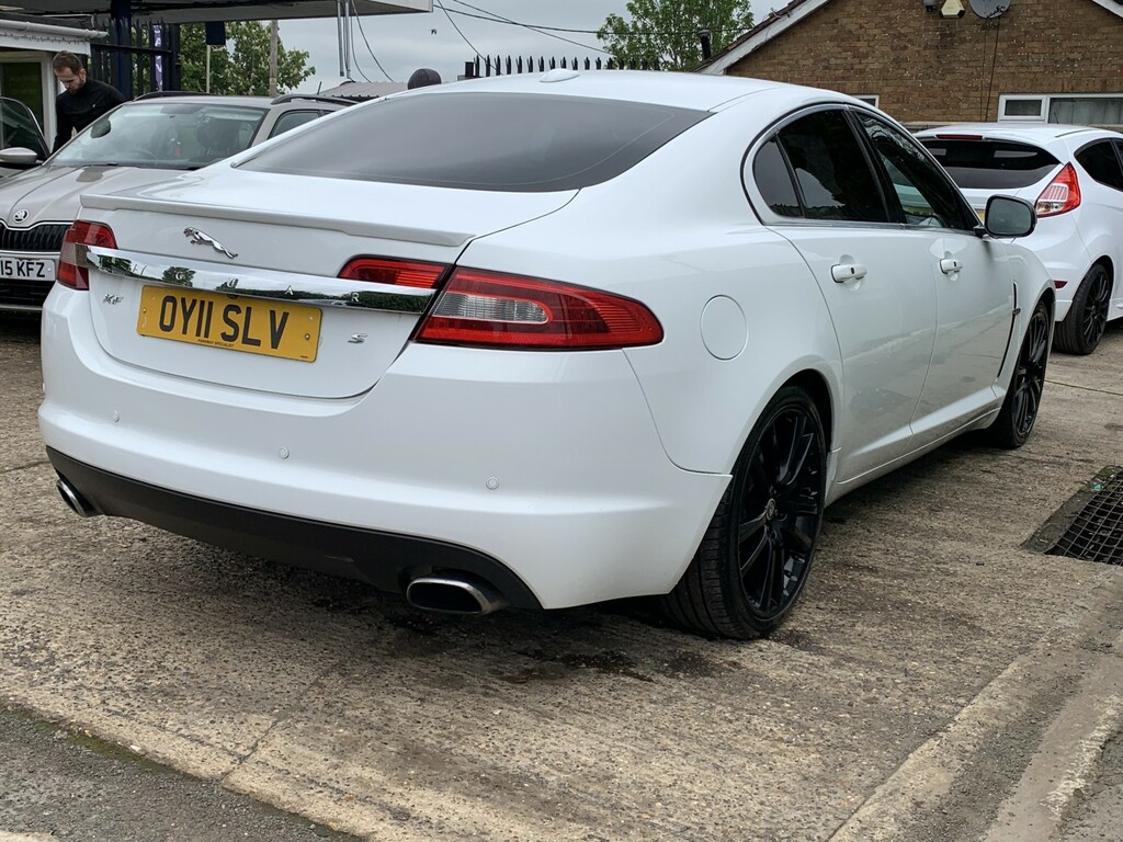 Jaguar XF 3.0 D S V6 Premium Luxury OY11SLV White #4