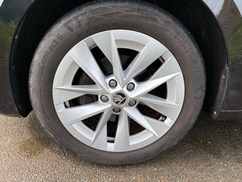 Skoda Octavia 1.5 Tsi Se L - 2022 71 Black #4