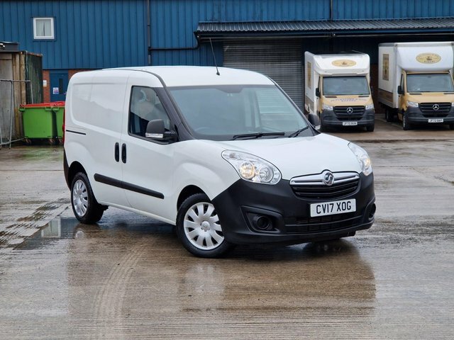 Vauxhall Combo Mpv White