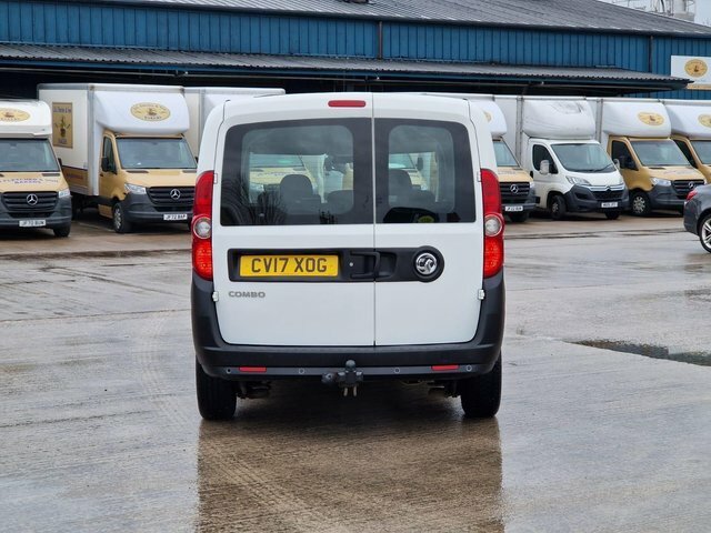 Vauxhall Combo Mpv CV17XOG White #5