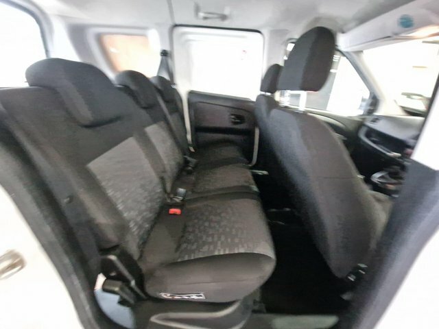 Vauxhall Combo Mpv CV17XOG White #2