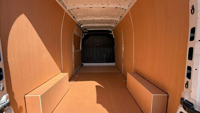 Renault Master 2.3 Dci 35 Business Fwd Lwb Medium Roof Euro 6 LGZ9682 White #2
