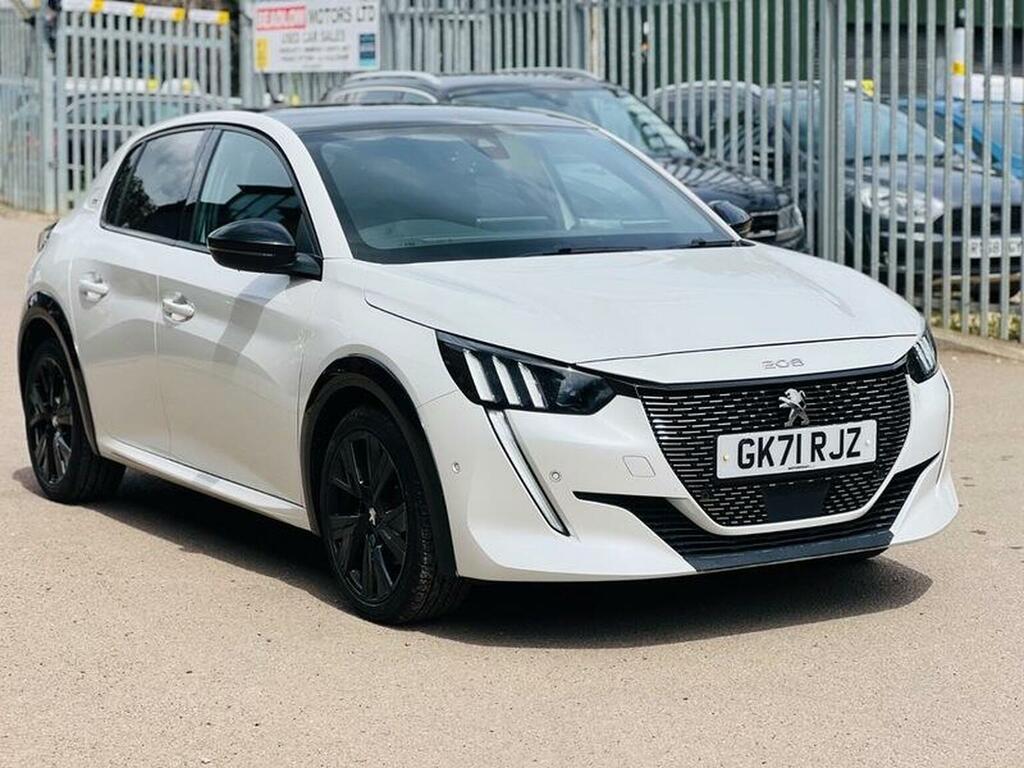 Peugeot 208 Hatchback 1.2 Puretech Gt Premium Euro 6 Ss GK71RJZ White #3