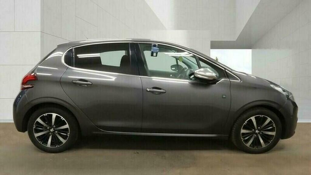 Peugeot 208 Hatchback 1.2 Puretech Tech Edition Euro 6 Ss 5 KR69WKK Grey #5