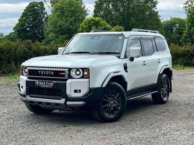 Toyota Land Cruiser 2.8D 250 VX First White