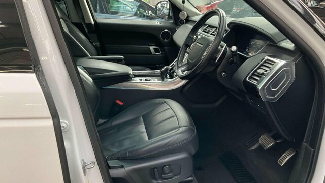 Land Rover Range Rover Sport 2.0 P400e 13.1Kwh Hse KN71PFJ White #2