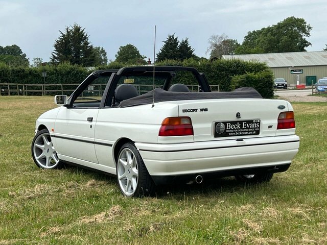 Ford Escort LX White #10