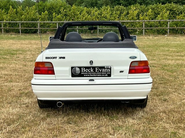 Ford Escort LX White #7