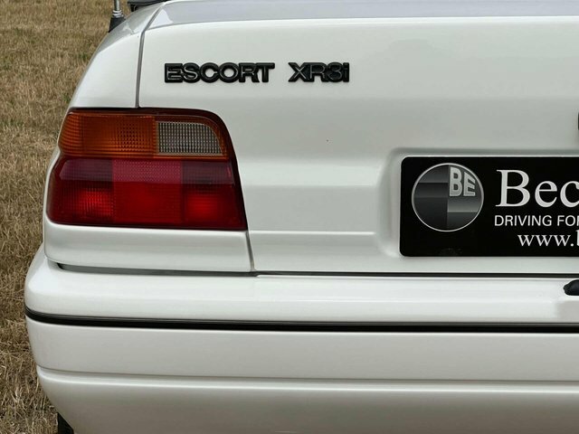 Ford Escort LX White #13